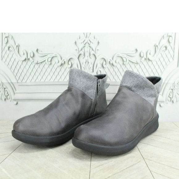 Clarks Sillian Dark Gray Leather Side Zip Casual Ankle Boots Size 7 M - Picture 2 of 9